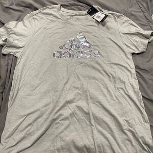 Adidas womens Gray T-Shirt nwt sz‎ Large